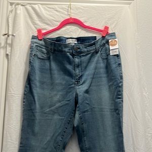 Lane Bryant mid rise size 18 brand new